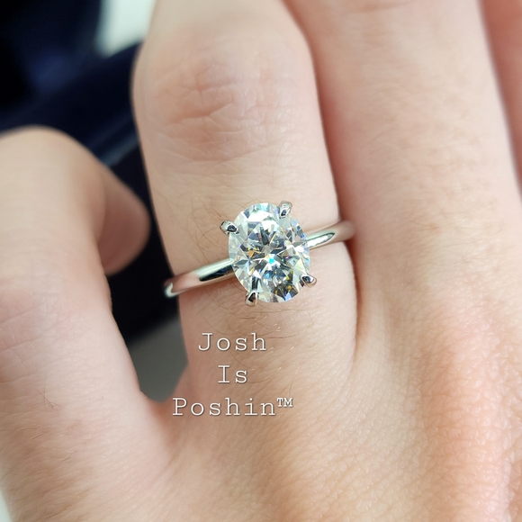 2CT Oval Moissanite hidden halo ring in sterling silver - Picture 4 of 16